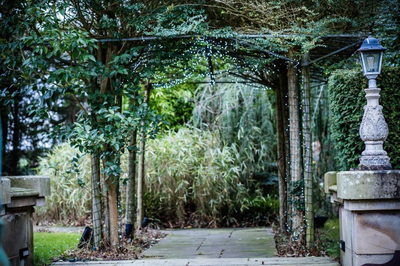 Childer Thornton Brook Hall Hotel מראה חיצוני תמונה