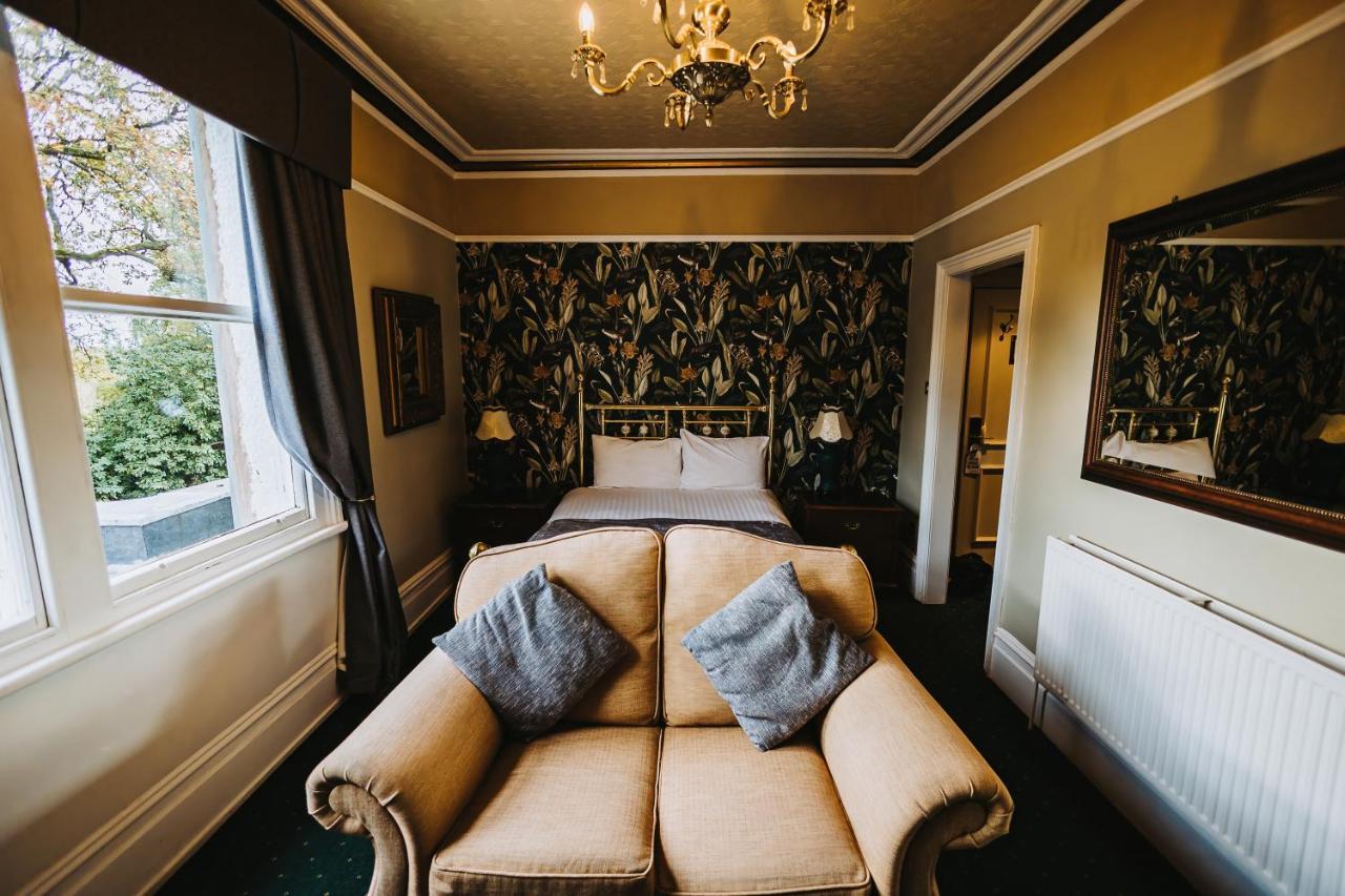 Childer Thornton Brook Hall Hotel מראה חיצוני תמונה