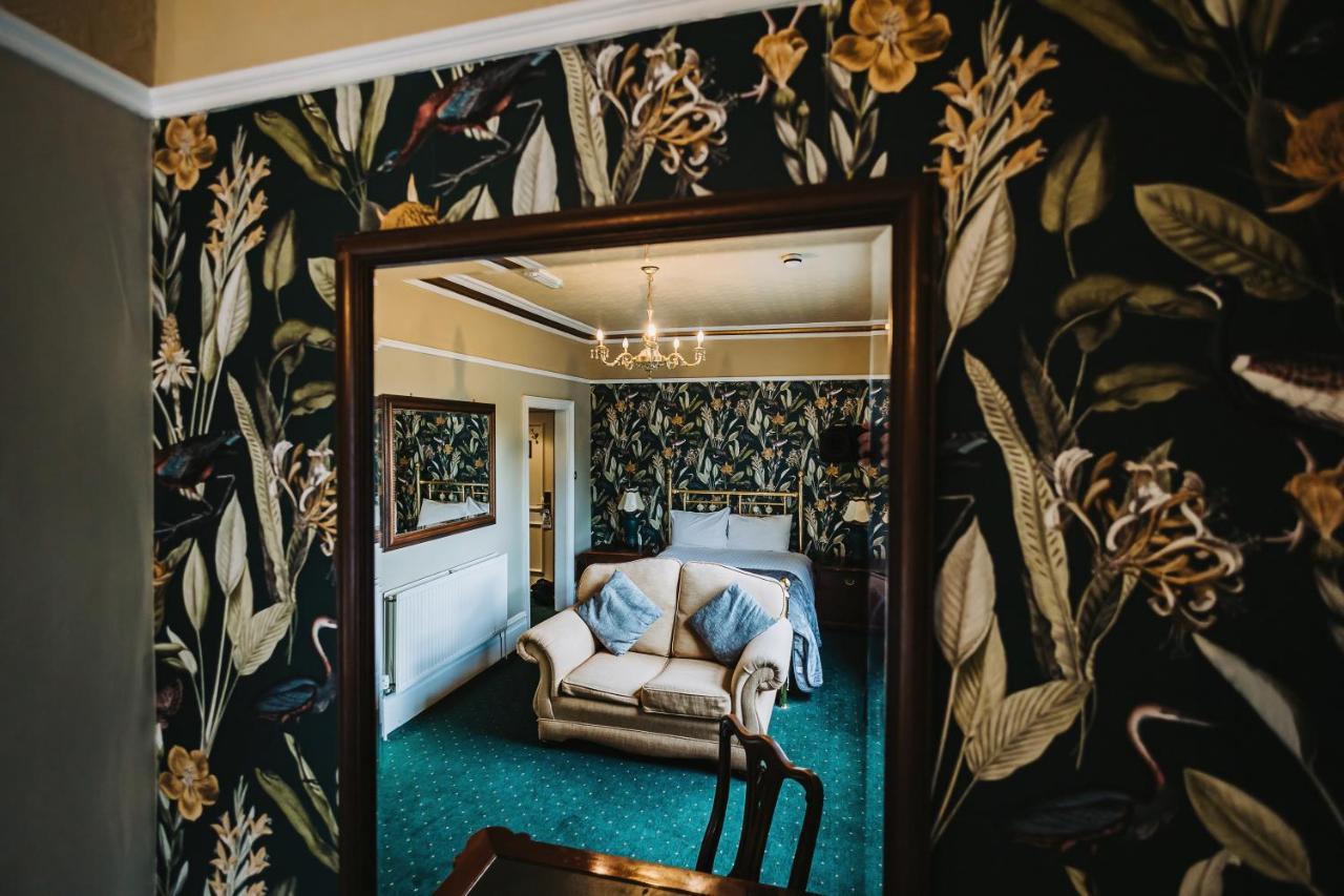 Childer Thornton Brook Hall Hotel מראה חיצוני תמונה