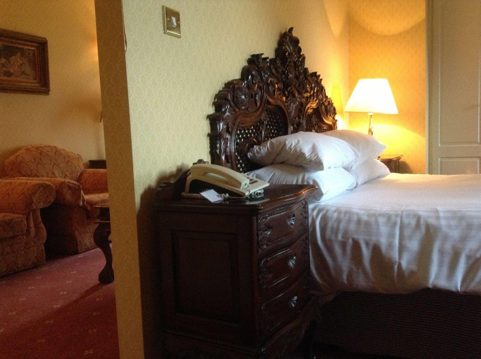 Childer Thornton Brook Hall Hotel מראה חיצוני תמונה